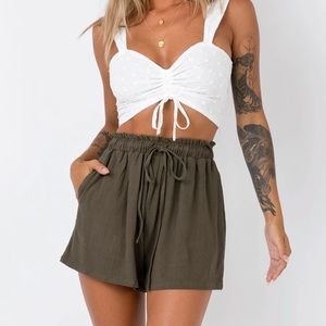 🚨SOLD🚨 princess polly wheatley shorts in khaki